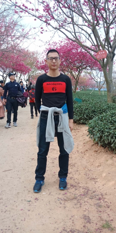 小梁的第二张照片--大田征婚网