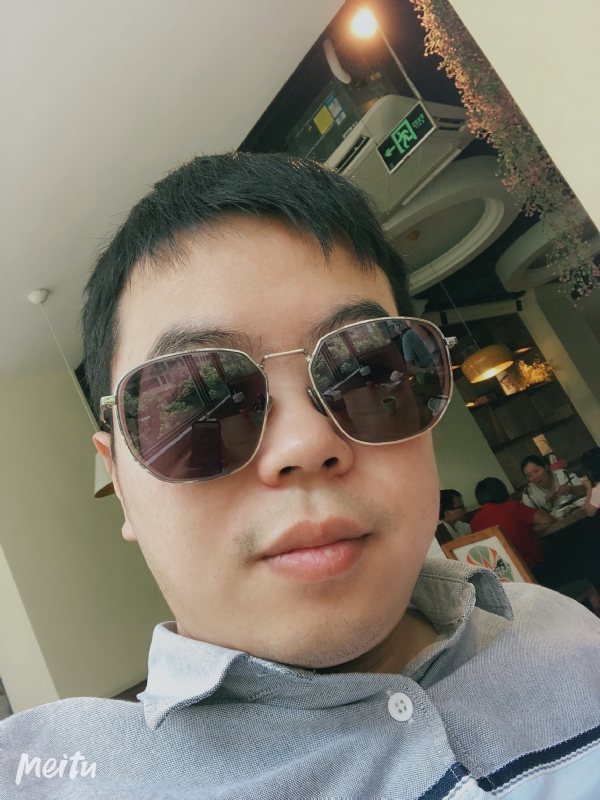 月台等路人的第一张照片--大田征婚网