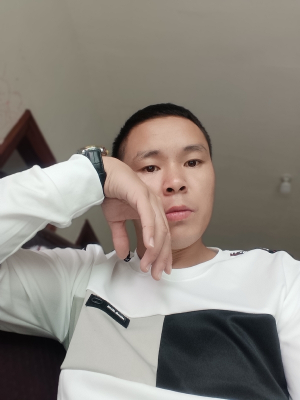 冷漠的第一张照片--大田征婚网