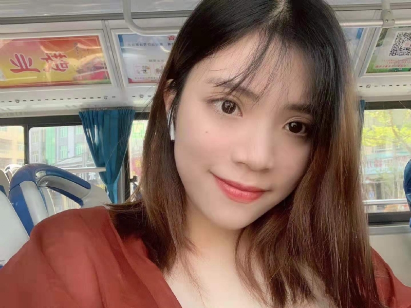 小眼睛的第一张照片--大田征婚网